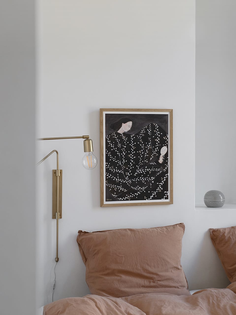 Sofia_Lind_Mirror_Mirror_Lifestyle_Low_Res