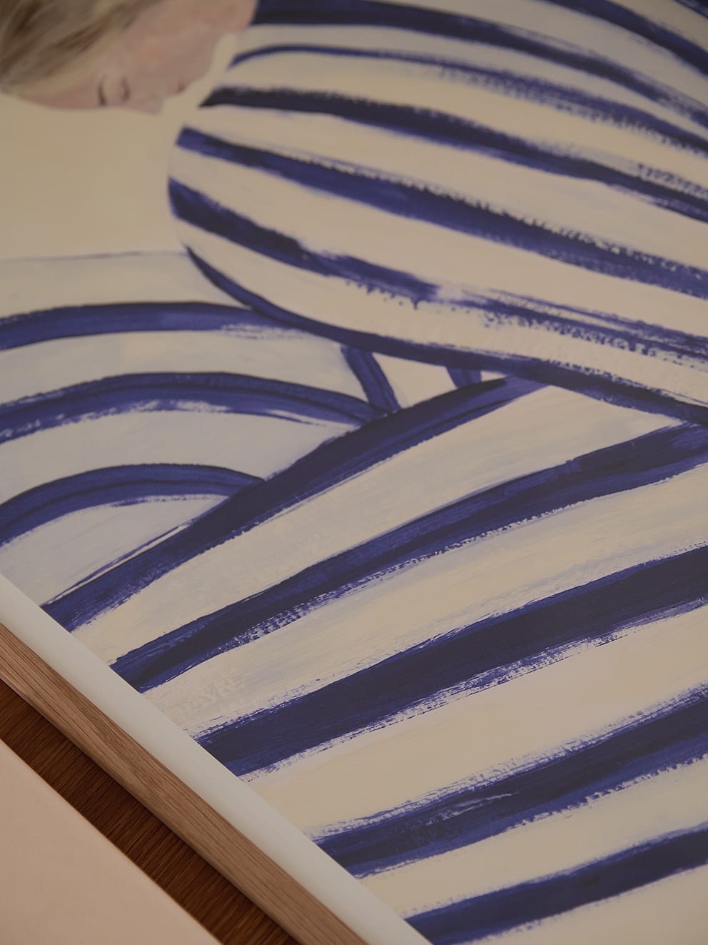 Sofie_Lind_Blue_Stripe_At_Concorde_Close_Up_Low_Res