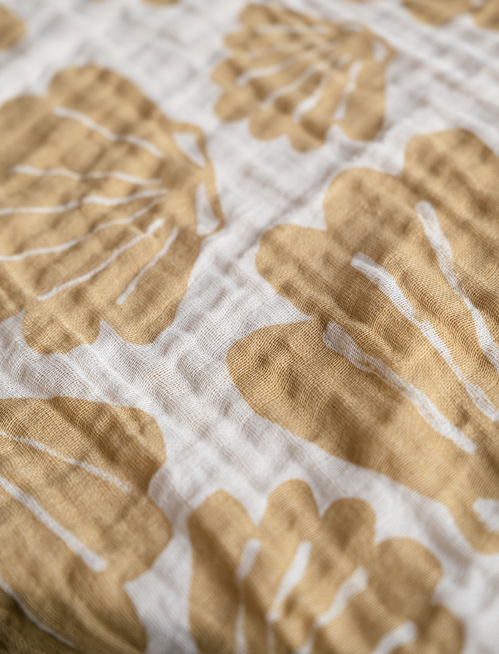 1138_Muslin_Blanket_Snäcka_Sand_FLD_2