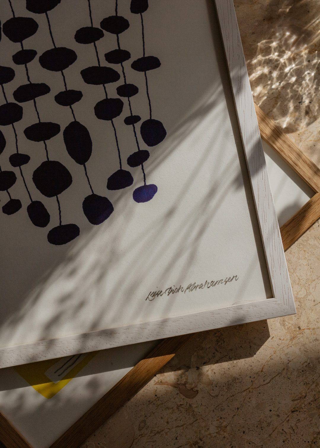 Leise_Dich_Abrahamsen_Blue_Pearl_Forest_Close_Up_01_Low_Res