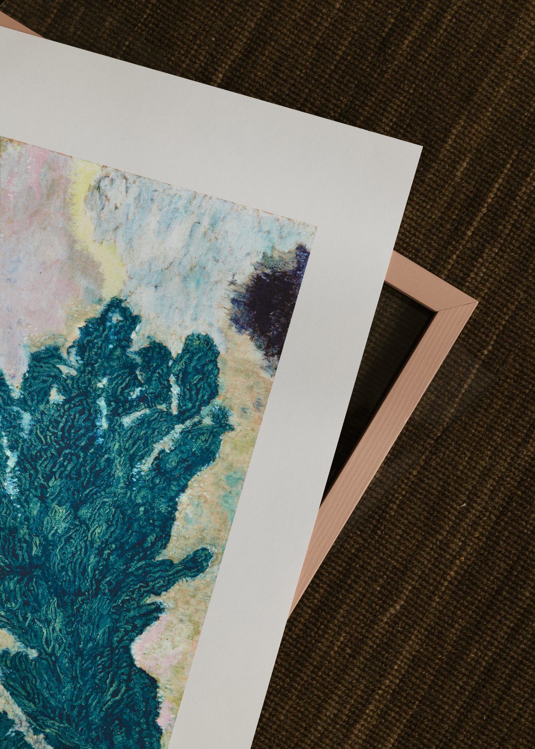 Sofie_Rebecca_Iversen_Vinca_Close_Up_Low_Res