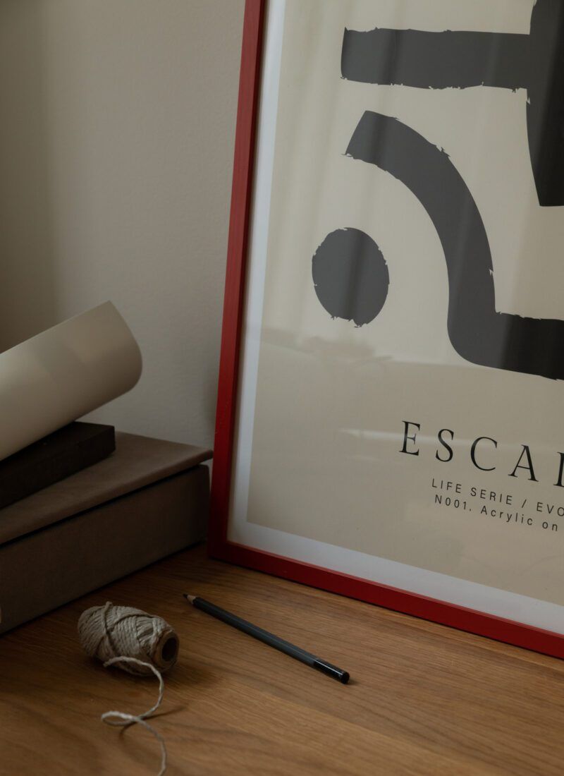 Lucrecia_Rey_Caro_Escalar_Close_Up_Low_Res-800x1100